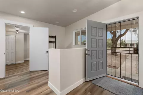 2305 E 19th St, Tucson, AZ 85719 photo 4