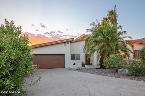 5907 N Placita Del Conde, Tucson, AZ 85718