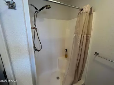 Bath - 907 E Ocotillo Way, Sunsites, AZ 85625 photo 3 of 5