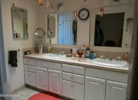 Bath - 907 E Ocotillo Way, Sunsites, AZ 85625 photo 1 of 5