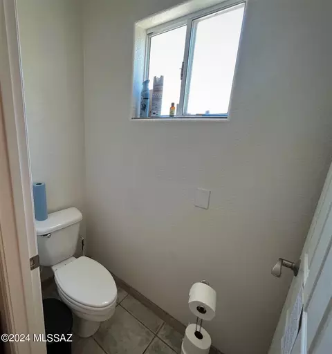 Bath - 907 E Ocotillo Way, Sunsites, AZ 85625 photo 2 of 5