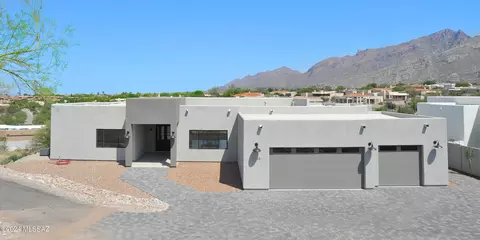 5289 N Sundown Dr, Tucson, AZ 85718