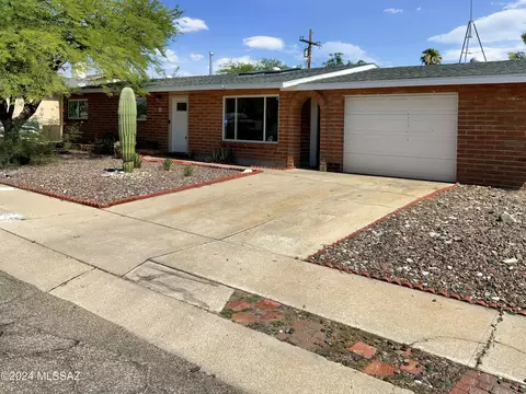 8642 E 26th Pl, Tucson, AZ 85710