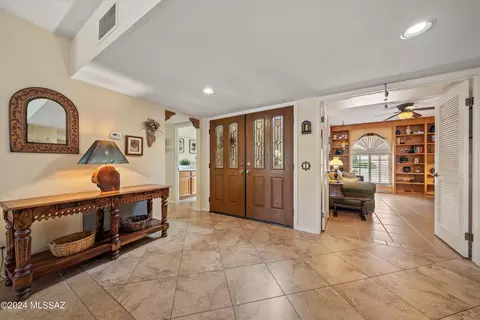 Entry Way - 38405 S Apache Peak Dr, Saddlebrooke, AZ 85739 photo 1 of 2