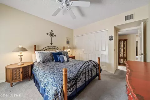 Bedroom - 38405 S Apache Peak Dr, Saddlebrooke, AZ 85739 photo 5 of 5