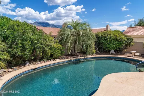 Exterior - 38405 S Apache Peak Dr, Saddlebrooke, AZ 85739 photo 7 of 10