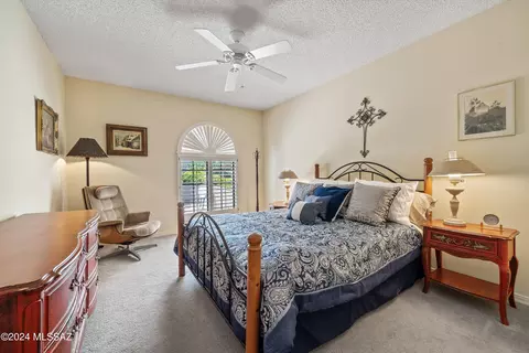 Bedroom - 38405 S Apache Peak Dr, Saddlebrooke, AZ 85739 photo 2 of 5