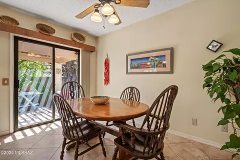 Dining - 38405 S Apache Peak Dr, Saddlebrooke, AZ 85739 photo 2 of 4