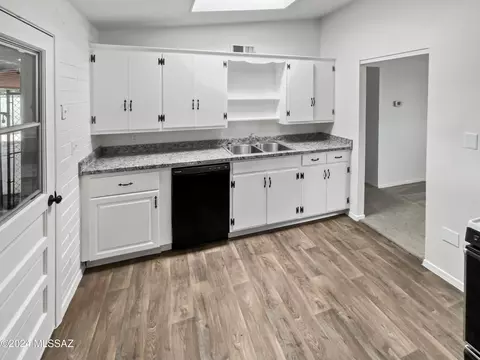 Kitchen - 342 E Smoot Pl, Tucson, AZ 85705 photo 1 of 1
