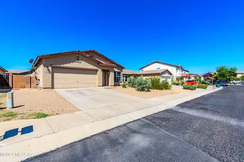 10079 N Mill Crossing Way, Tucson, AZ 85743