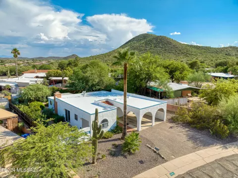 2661 W Calle Paraiso, Tucson, AZ 85745