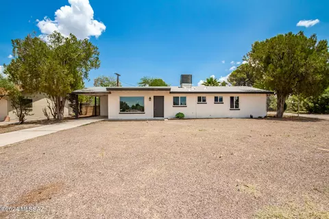 1361 S Edlin Ave, Tucson, AZ 85711