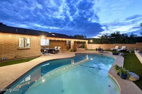 7202 E Clayridge Dr, Tucson, AZ 85750
