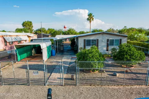 1326 E Ginter Rd, Tucson, AZ 85706
