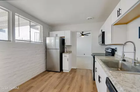 3727 E 28th St, Tucson, AZ 85713 photo 8
