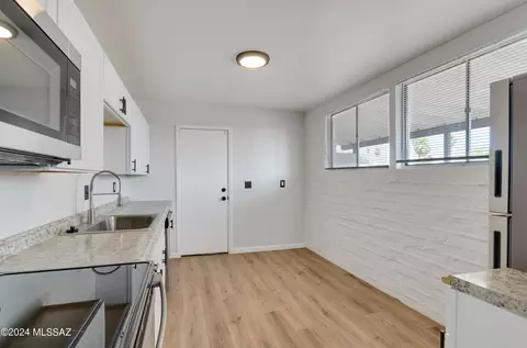 3727 E 28th St, Tucson, AZ 85713 photo 5