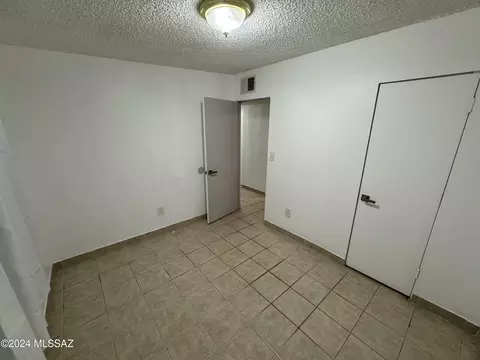 3166 E 28th St, Tucson, AZ 85713 photo 9