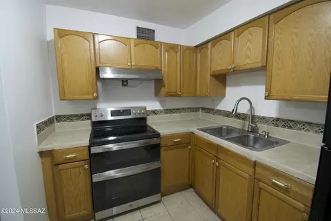 3166 E 28th St, Tucson, AZ 85713 photo 7