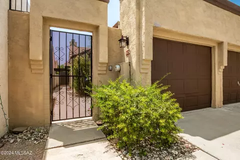 1425 W Calle Gallego, Tucson, AZ 85745