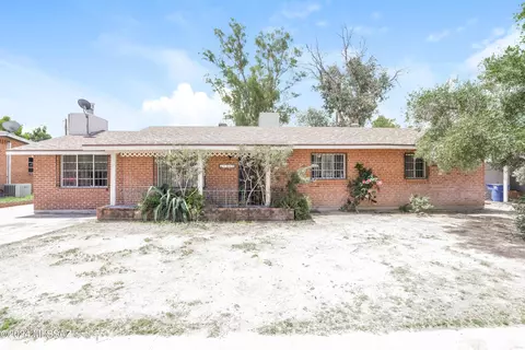 5762 E Scarlett St, Tucson, AZ 85711