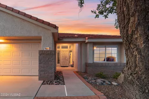 945 E Claridge Pl, Oro Valley, AZ 85755
