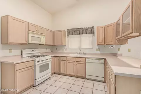 9183 Elderberry St, Tucson, AZ 85747 photo 10