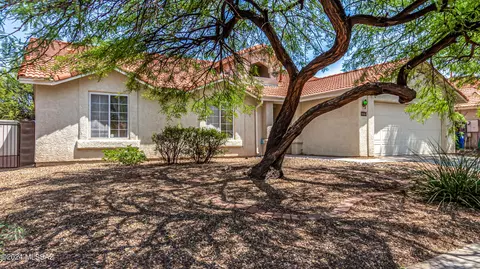 9183 Elderberry St, Tucson, AZ 85747 photo 2