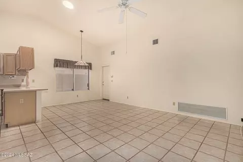 9183 Elderberry St, Tucson, AZ 85747 photo 8