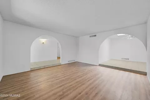 Living - 11260 E Quick Draw Pl, Tucson, AZ 85749 photo 3 of 5