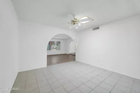 Dining - 11260 E Quick Draw Pl, Tucson, AZ 85749 photo 3 of 3