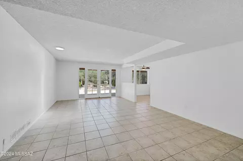 Living - 11260 E Quick Draw Pl, Tucson, AZ 85749 photo 5 of 5