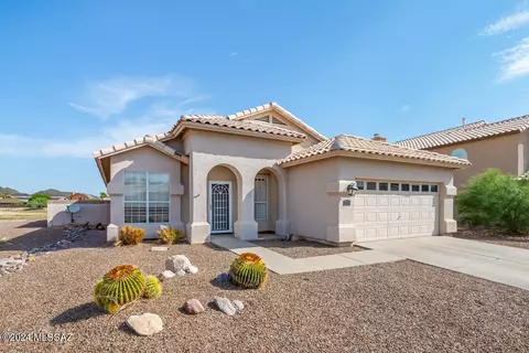 7738 W Running Bear Dr, Tucson, AZ 85743