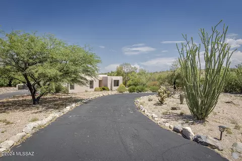 4740 N Barghout Pl, Tucson, AZ 85745