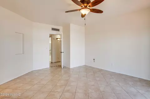 10421 E Thunderbolt Dr, Tucson, AZ 85748 photo 16