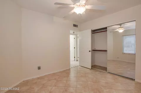 10421 E Thunderbolt Dr, Tucson, AZ 85748 photo 23