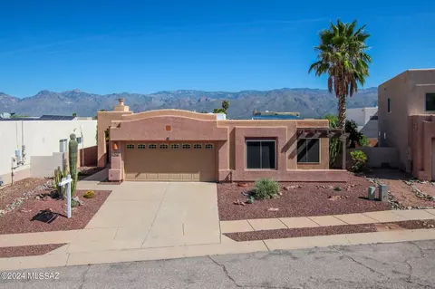 10421 E Thunderbolt Dr, Tucson, AZ 85748 photo 2