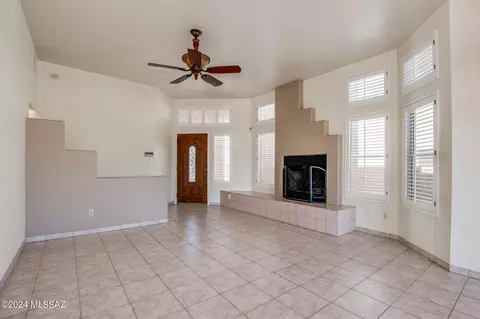10421 E Thunderbolt Dr, Tucson, AZ 85748 photo 9
