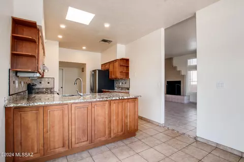 10421 E Thunderbolt Dr, Tucson, AZ 85748 photo 7