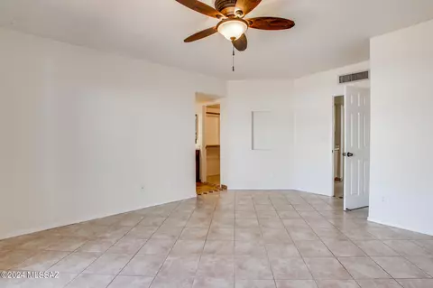 10421 E Thunderbolt Dr, Tucson, AZ 85748 photo 15