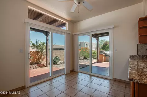10421 E Thunderbolt Dr, Tucson, AZ 85748 photo 13