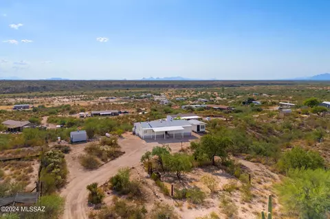 9520 S Spider Rock Rd, Vail, AZ 85641