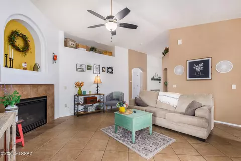 Living - 60572 Flank Strap Dr, Tucson, AZ 85739 photo 1 of 2