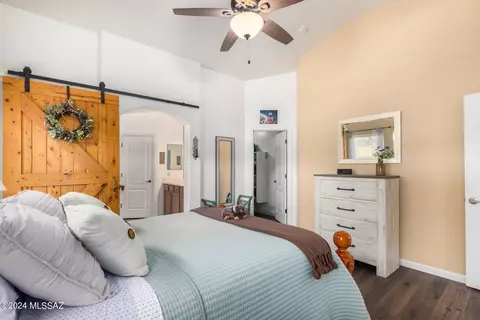 Bedroom - 60572 Flank Strap Dr, Tucson, AZ 85739 photo 2 of 5