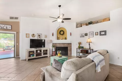 Living - 60572 Flank Strap Dr, Tucson, AZ 85739 photo 2 of 2