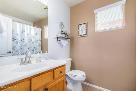 Bath - 60572 Flank Strap Dr, Tucson, AZ 85739 photo 2 of 2