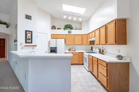 10730 E Migratory Pl, Tucson, AZ 85748 photo 5