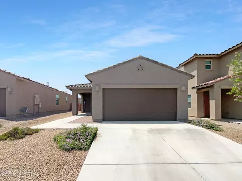 800 E Catwalk Pl, Sahuarita, AZ 85629