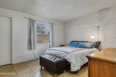 Bedroom - 6579 E Hawk Dr, Tucson, AZ 85730 photo 1 of 8