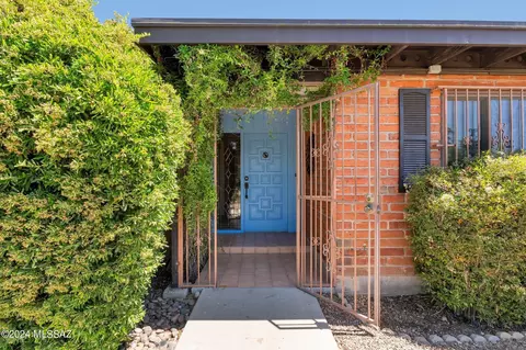 1515 W Los Filos Dr, Tucson, AZ 85704