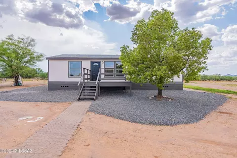 8130 S Fuller Rd, Tucson, AZ 85735
